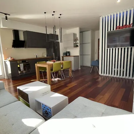 Your Oak Nest Apartman *